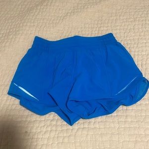 poolside blue high rise 2.5 inch hotty hot lululemon shorts size 4